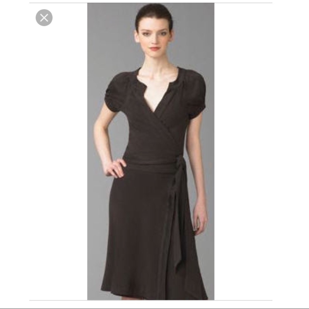 DVF Sz 2 The Lauren lightweight wool wrap dress